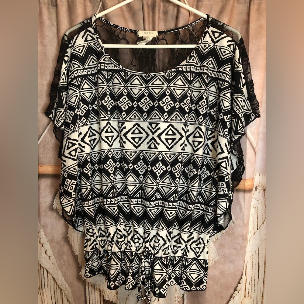 Size Small , Lightweight , Tie at the waist line , Black & White